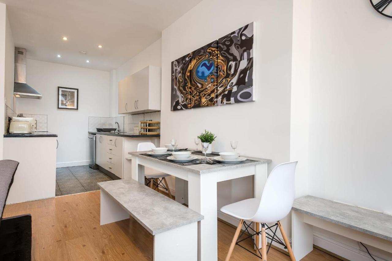Superb Location, Lovely And Bright 2 Bed Appartement Liverpool Buitenkant foto