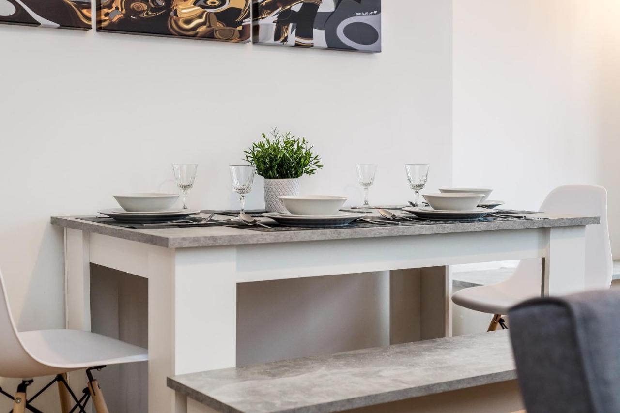Superb Location, Lovely And Bright 2 Bed Appartement Liverpool Buitenkant foto