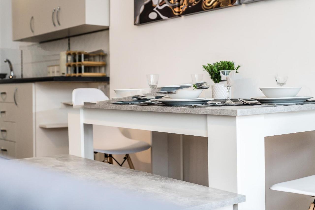 Superb Location, Lovely And Bright 2 Bed Appartement Liverpool Buitenkant foto